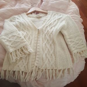 Hippi fringe sweater 3/4 sleeves 1 button